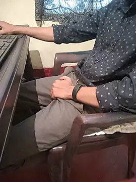 monstrous_bull's Webcam Show