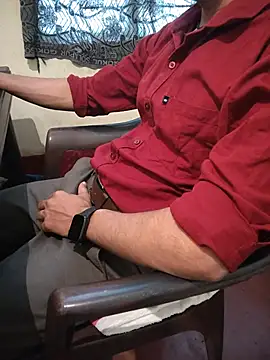 monstrous_bull Show in webcam