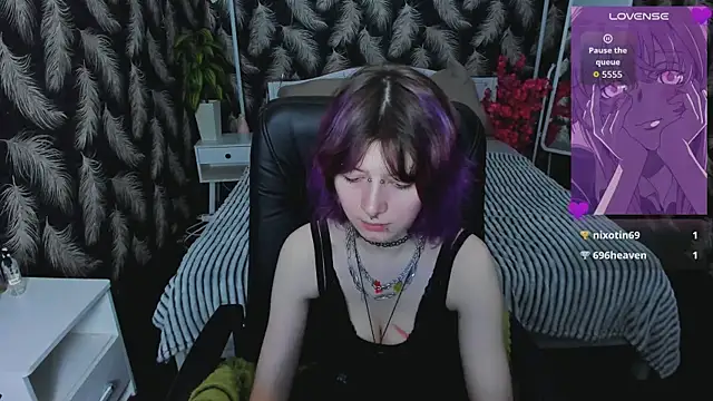 Pokazy przed kamerką – Ashley_Veil