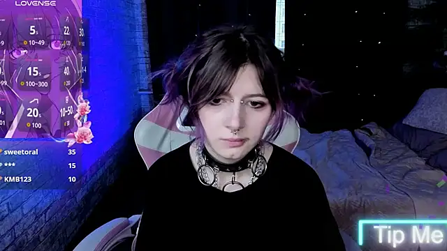 Pokazy przed kamerką – Ashley_Veil