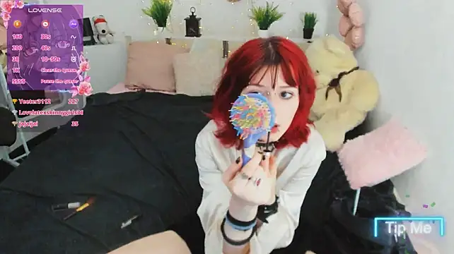 Pokazy przed kamerką – Ashley_Veil