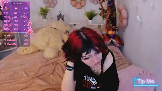 Ashley_Veiln Webbikameraesitys