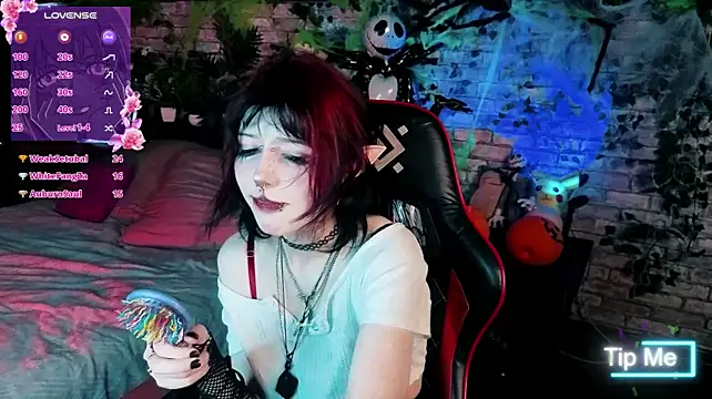 Pokazy przed kamerką – Ashley_Veil