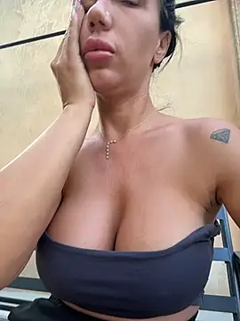 Chatroom XXX en direct de SelineVelvet