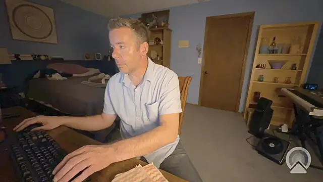 chrisw8140's Webcam Show