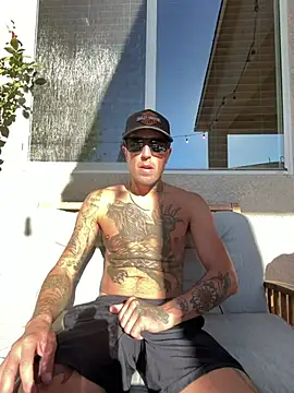 brngitdwn Show in webcam