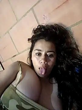 sexy-pregnant Adlı Modelin Web Kamerası Şovu