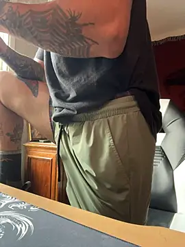 JoeyBlazy Show in webcam