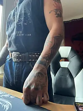 JoeyBlazy: διαδικτυακό σόου στην κάμερα