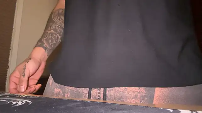 JoeyBlazy Show in webcam