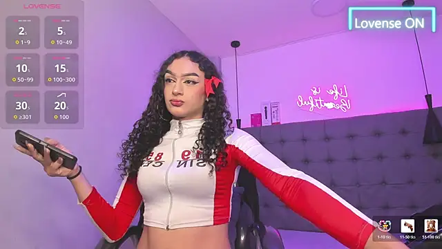scarletcherry18 – Kamerová šou