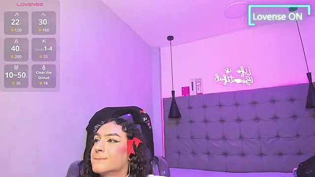 scarletcherry18's Webcam Show