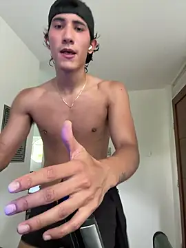 emilio_rivs Show in webcam