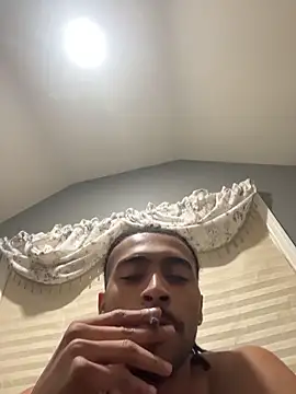 Mellyj053 webkamerás műsora
