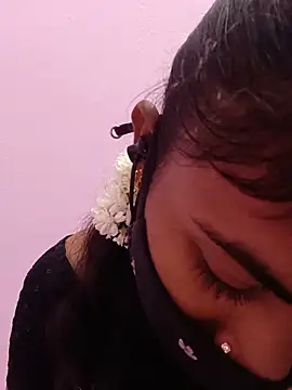 Tamil_Hot_RoyalQueen Adlı Modelin Web Kamerası Şovu