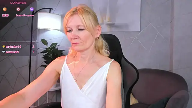 Julie_Lucas Obrolan Langsung XXX