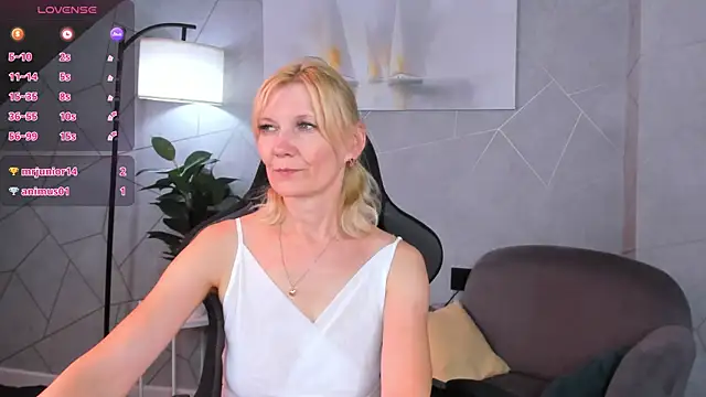 Julie_Lucas Adlı Modelin Canlı XXX Sohbeti