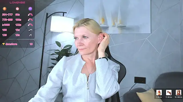 Chat +18 de Julie_Lucas ao vivo