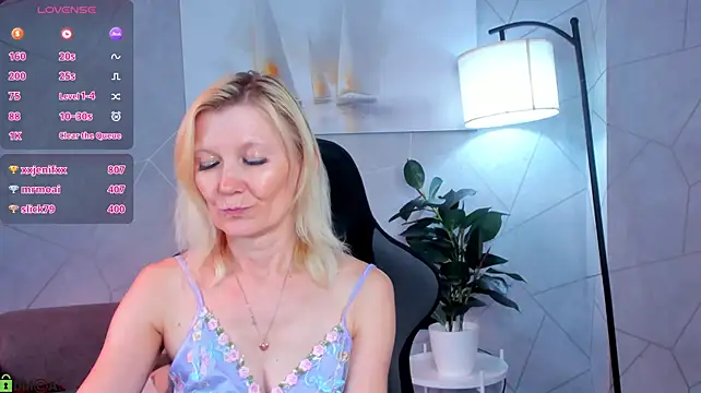 Chat XXX en directo de Julie_Lucas