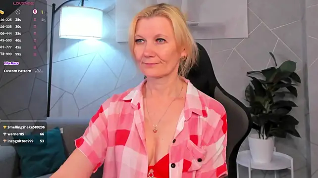 Julie_Lucas Adlı Modelin Web Kamerası Şovu