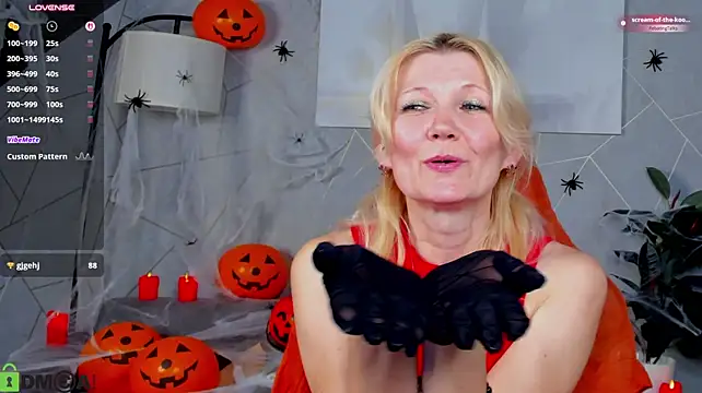 Julie_Lucas Pertunjukan Webcam