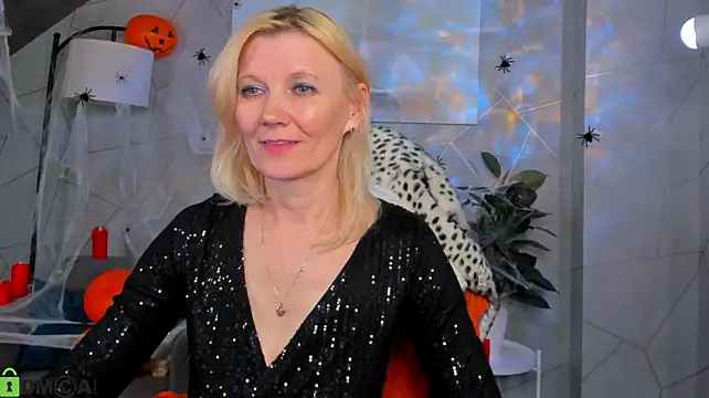 Julie_Lucas: онлайн-секс-чат