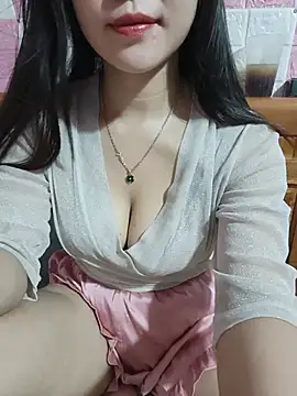 Ngocmai_lazdy Adlı Modelin Canlı XXX Sohbeti