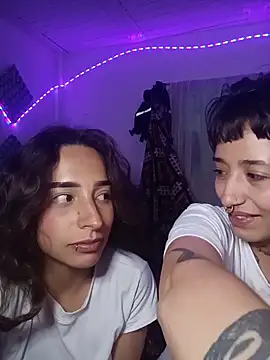 AlexxaAndRileyyのライブXXXチャット