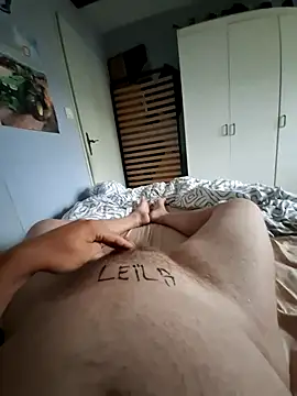 n-alan88 Show in webcam