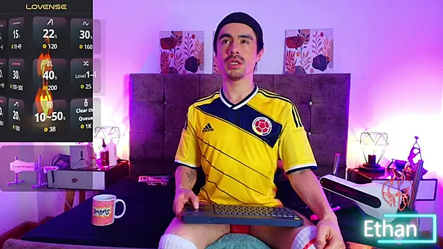 Ethan_Briggs_'s Webcam Show