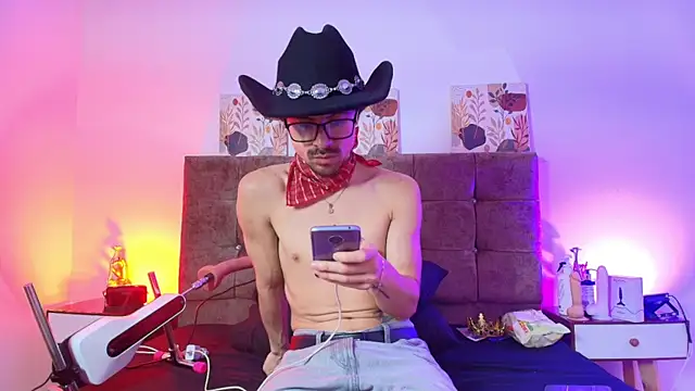 הופעת וובקאם של Ethan_Briggs_