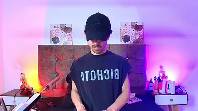Ethan_Briggs_'s Webcam Show