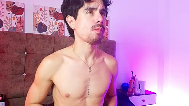 Ethan_Briggs_'s Webcam Show
