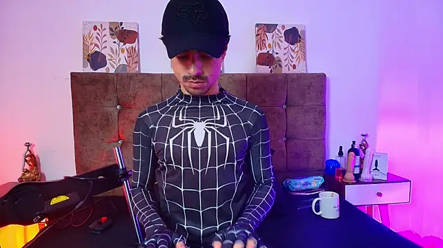 Ethan_Briggs_n Webbikameraesitys