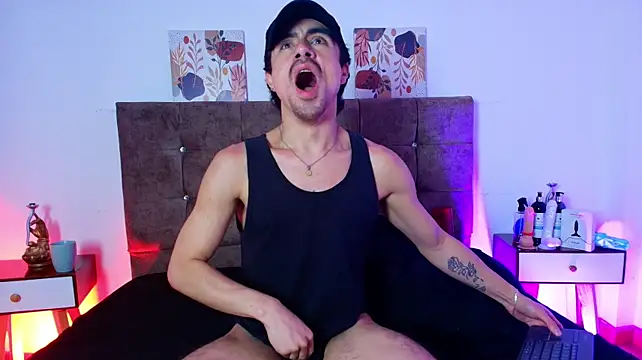 הופעת וובקאם של Ethan_Briggs_