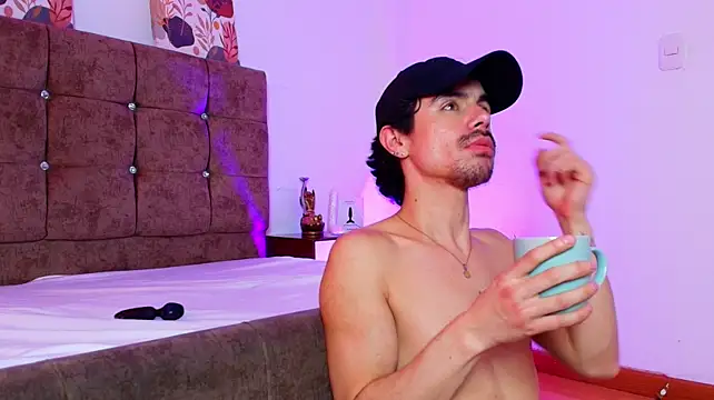 הופעת וובקאם של Ethan_Briggs_