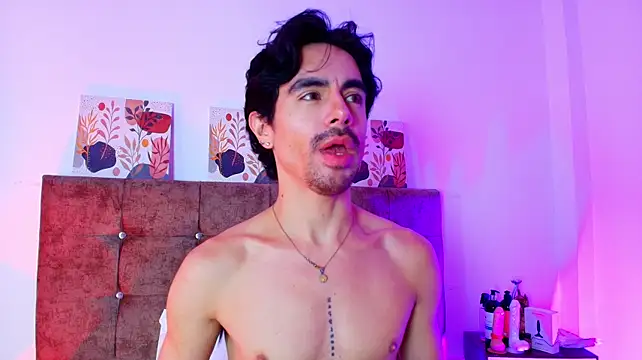 Ethan_Briggs_のウェブカメラショー