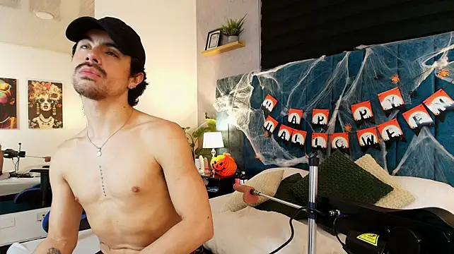 Ethan_Briggs_'s Webcam Show