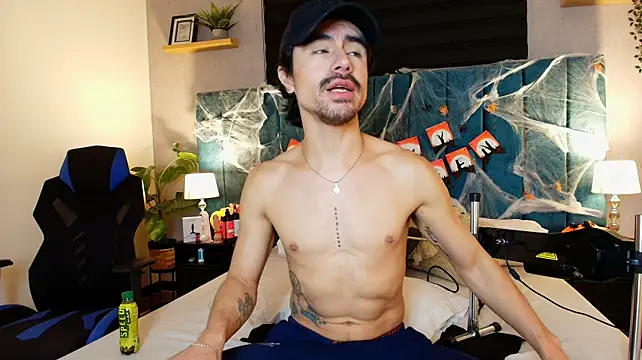 Ethan_Briggs_ Pertunjukan Webcam