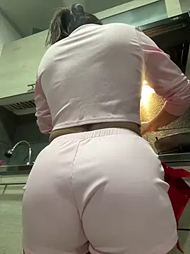 Pretty__Milf's Webcam Show
