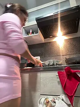 Pretty__Milf Show in webcam