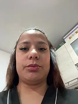 Pretty__Milf's Webcam Show