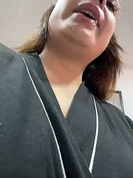 Pretty__Milfn Webbikameraesitys