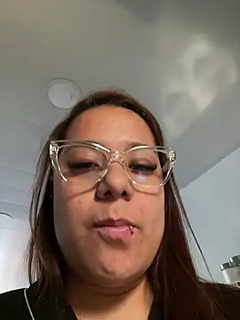 Pretty__Milf's Live XXX Chat