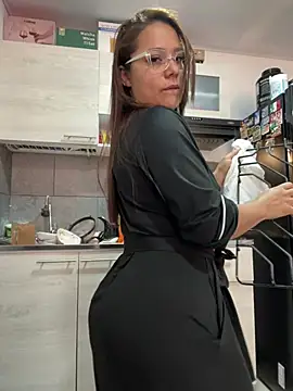 Pretty__Milf Adlı Modelin Canlı Sohbet Odası