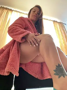 Pretty__Milf's Webcam Show