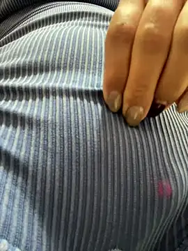 Pretty__Milf 网络视讯表演