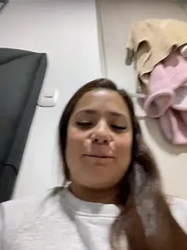 MelissaPrettyMilf's Live XXX Chat