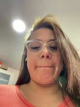 MelissaPrettyMilf's Live XXX Chat