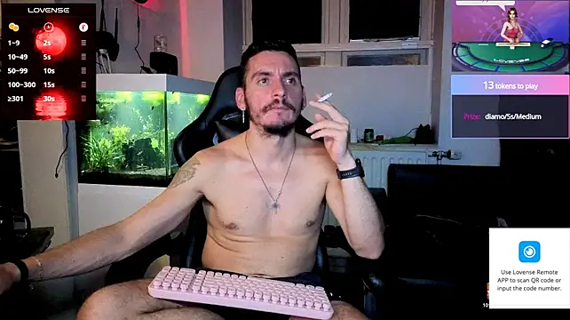 Rayzel_White webcam show